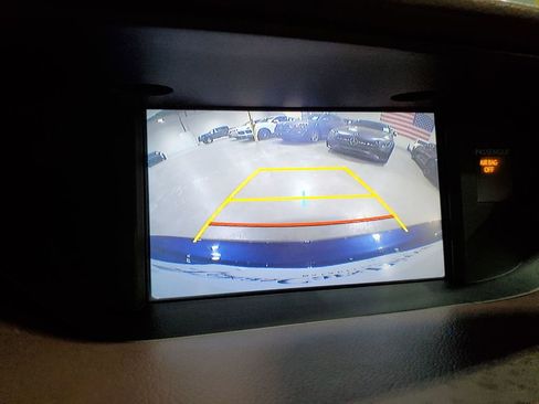 Used 2016 Lexus ES 350 w/ Luxury Package w/Wood Trim image 30