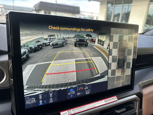 Used 2025 Toyota 4Runner Limited image 18