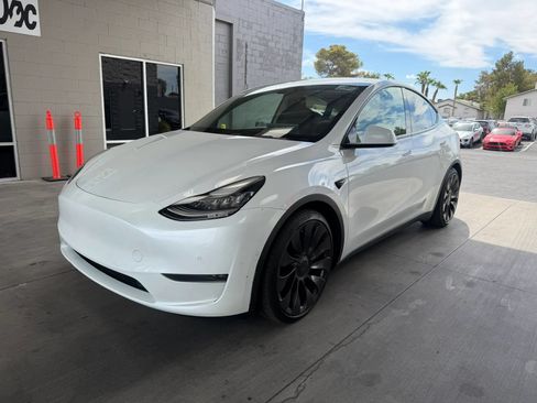 Used 2021 Tesla Model Y Performance AWD/4WD image 2