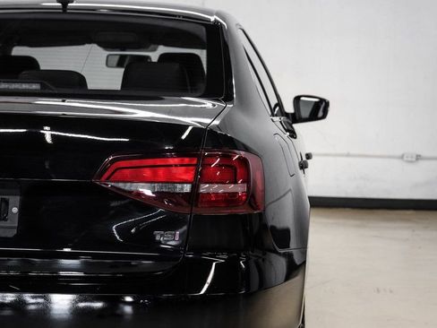 Used 2017 Volkswagen Jetta SE image 53