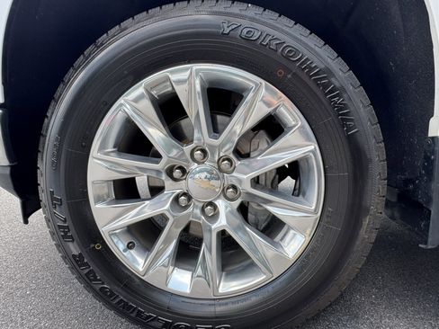 Used 2020 Chevrolet Silverado 1500 LTZ w/ LTZ Plus Package AWD/4WD image 13