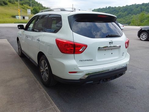 Used 2019 Nissan Pathfinder SL AWD/4WD image 5