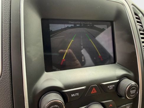 Used 2019 Dodge Durango SXT AWD/4WD image 17
