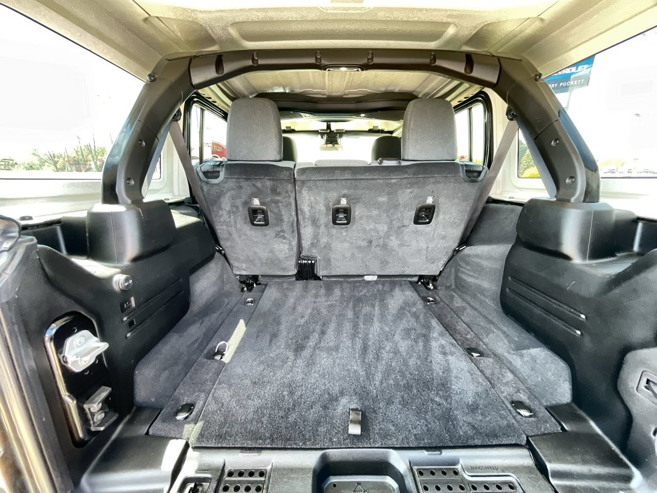 Used 2025 Jeep Wrangler Unlimited Rubicon AWD/4WD image 24