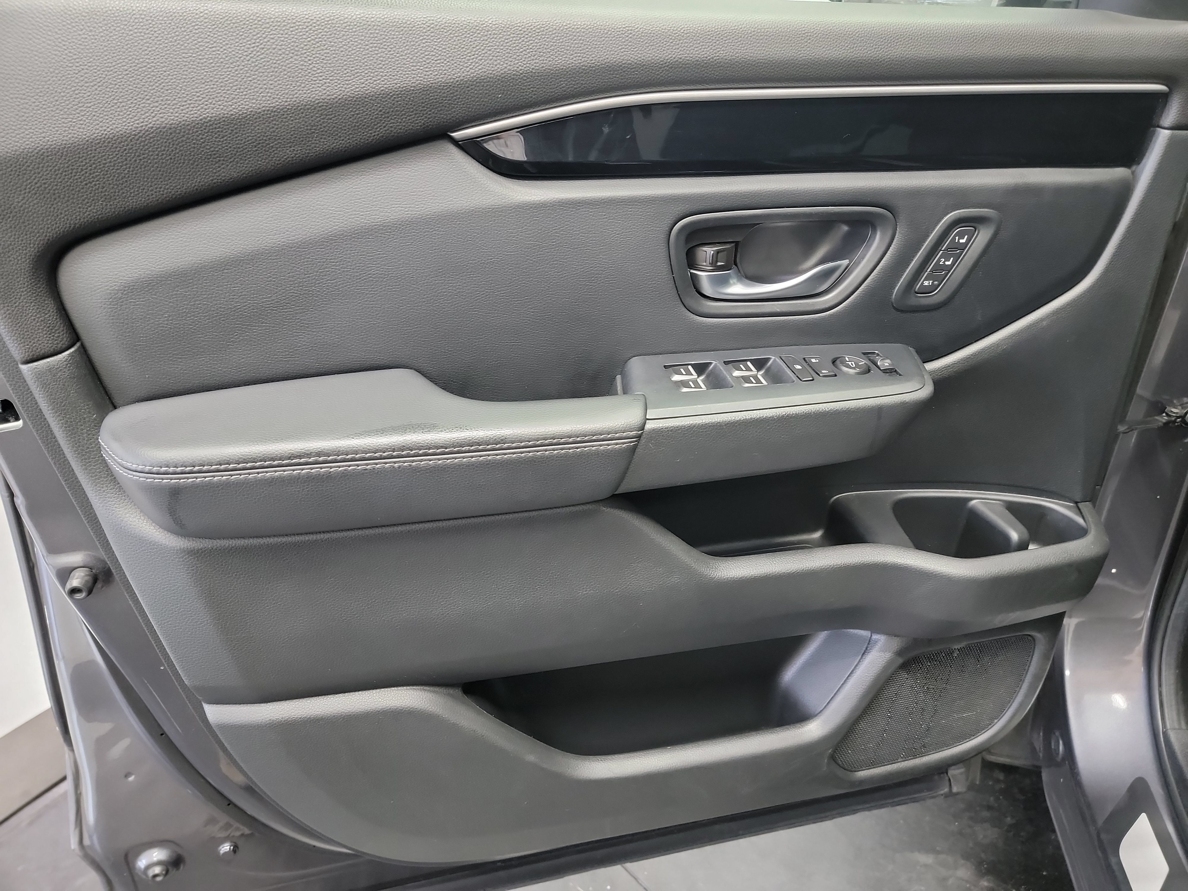 Certified 2025 Honda Pilot Touring image 13