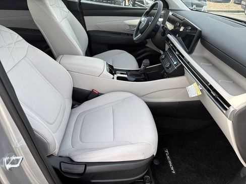 Certified 2026 Hyundai Tucson SE FWD image 13