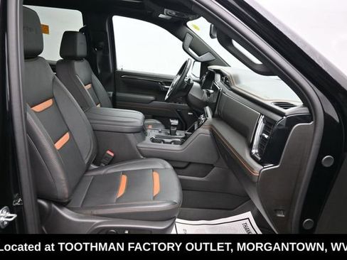 Used 2025 GMC Sierra 1500 AT4 w/ AT4 Preferred Package AWD/4WD image 8