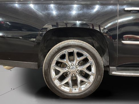 Used 2016 Cadillac Escalade ESV Luxury AWD/4WD image 34