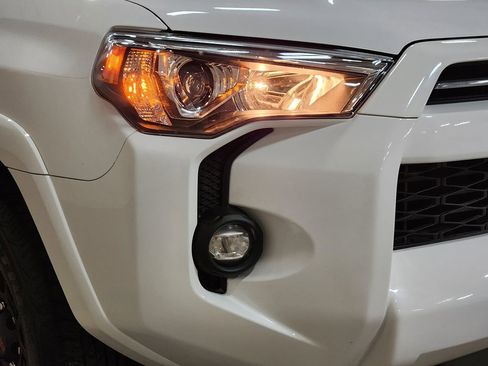 Used 2022 Toyota 4Runner SR5 image 13