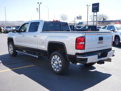 Used 2019 GMC Sierra 2500 Denali w/ Duramax Plus Package AWD/4WD image 5