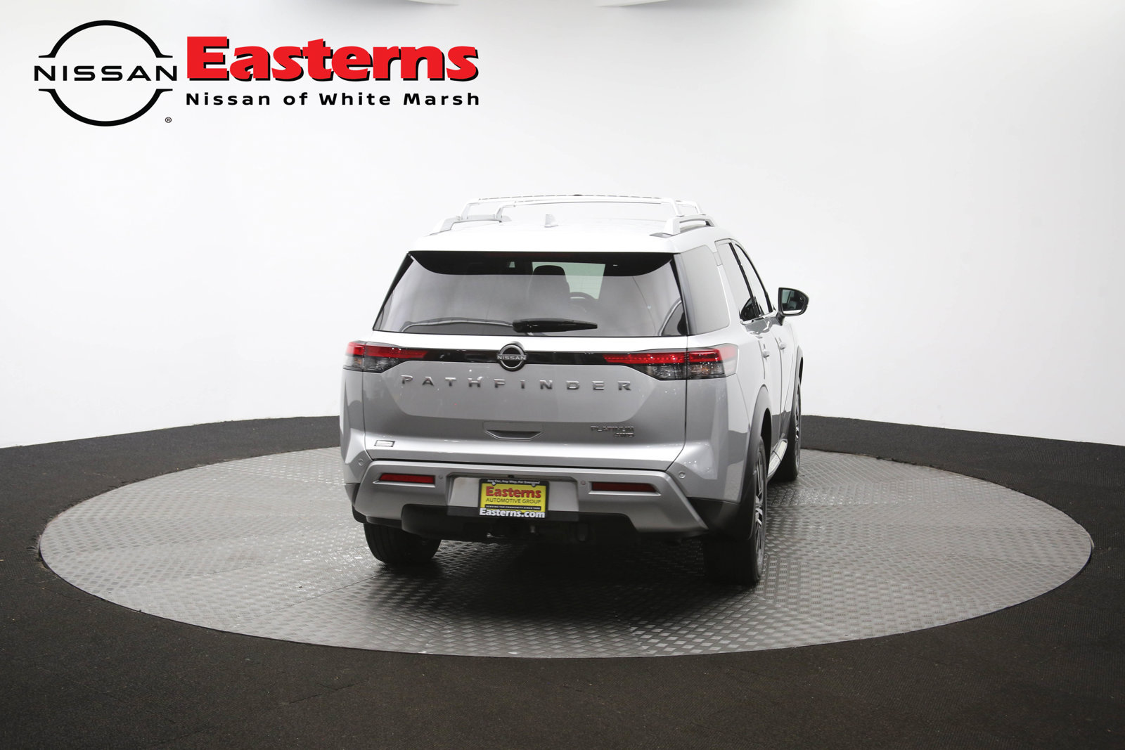 Used 2023 Nissan Pathfinder Platinum AWD/4WD image 37
