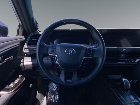 Used 2024 Toyota Crown AWD/4WD image 12