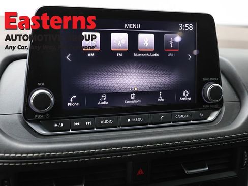 Used 2023 Nissan Rogue S AWD/4WD image 19