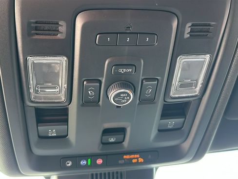 Used 2024 Chevrolet Suburban LT w/ LT Signature Plus Package AWD/4WD image 25