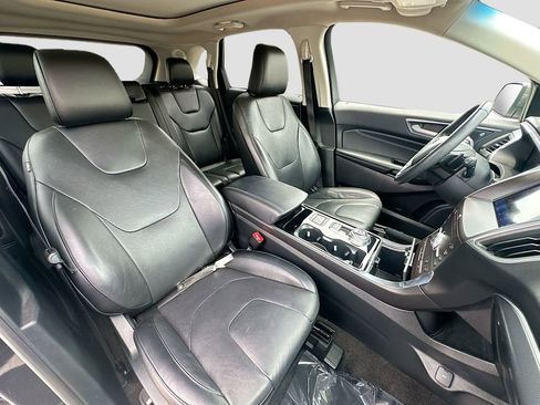 Used 2020 Ford Edge Titanium w/ Equipment Group 301A AWD/4WD image 29