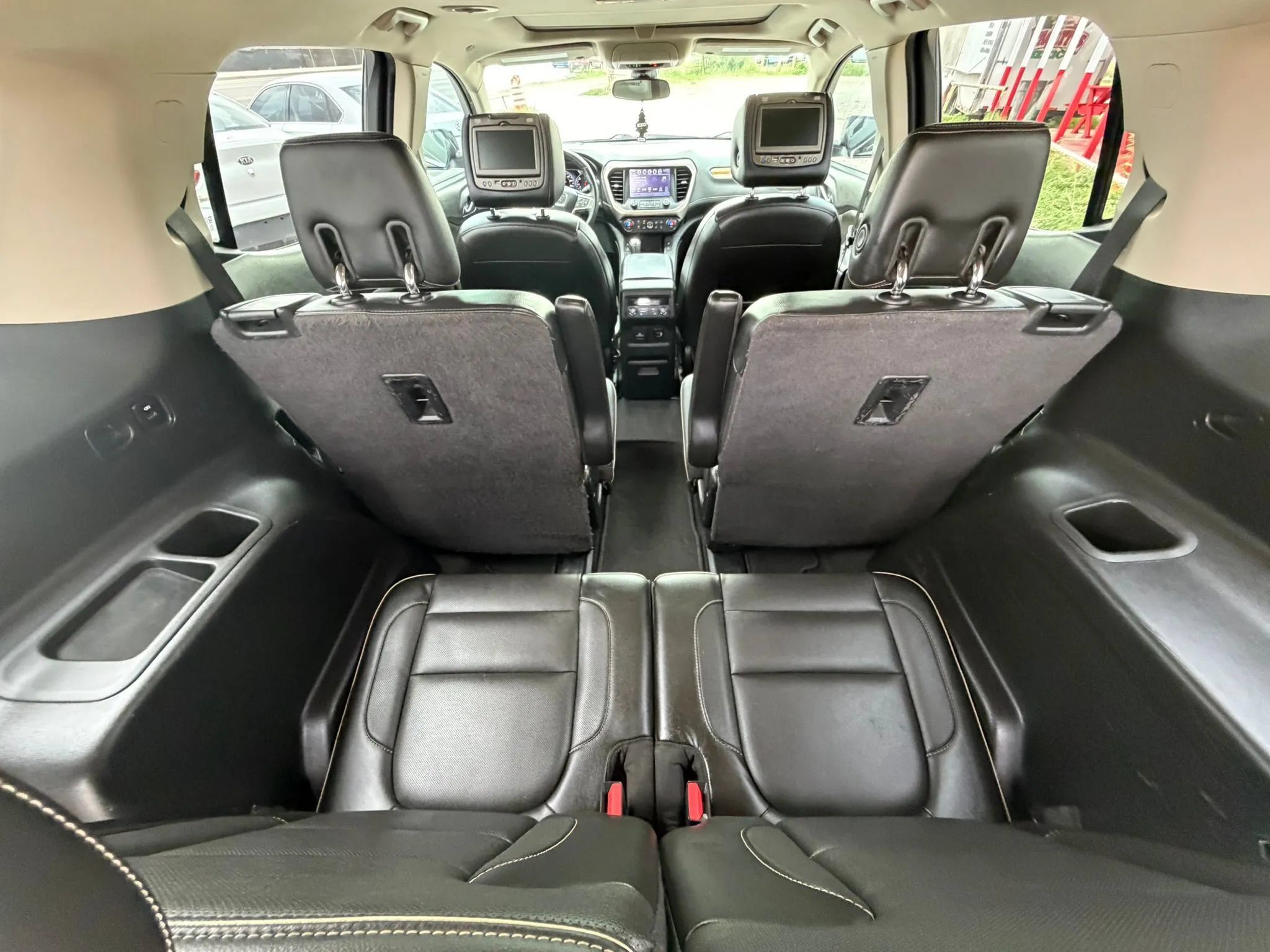 Used 2017 GMC Acadia Denali w/ Technology Package AWD/4WD image 6