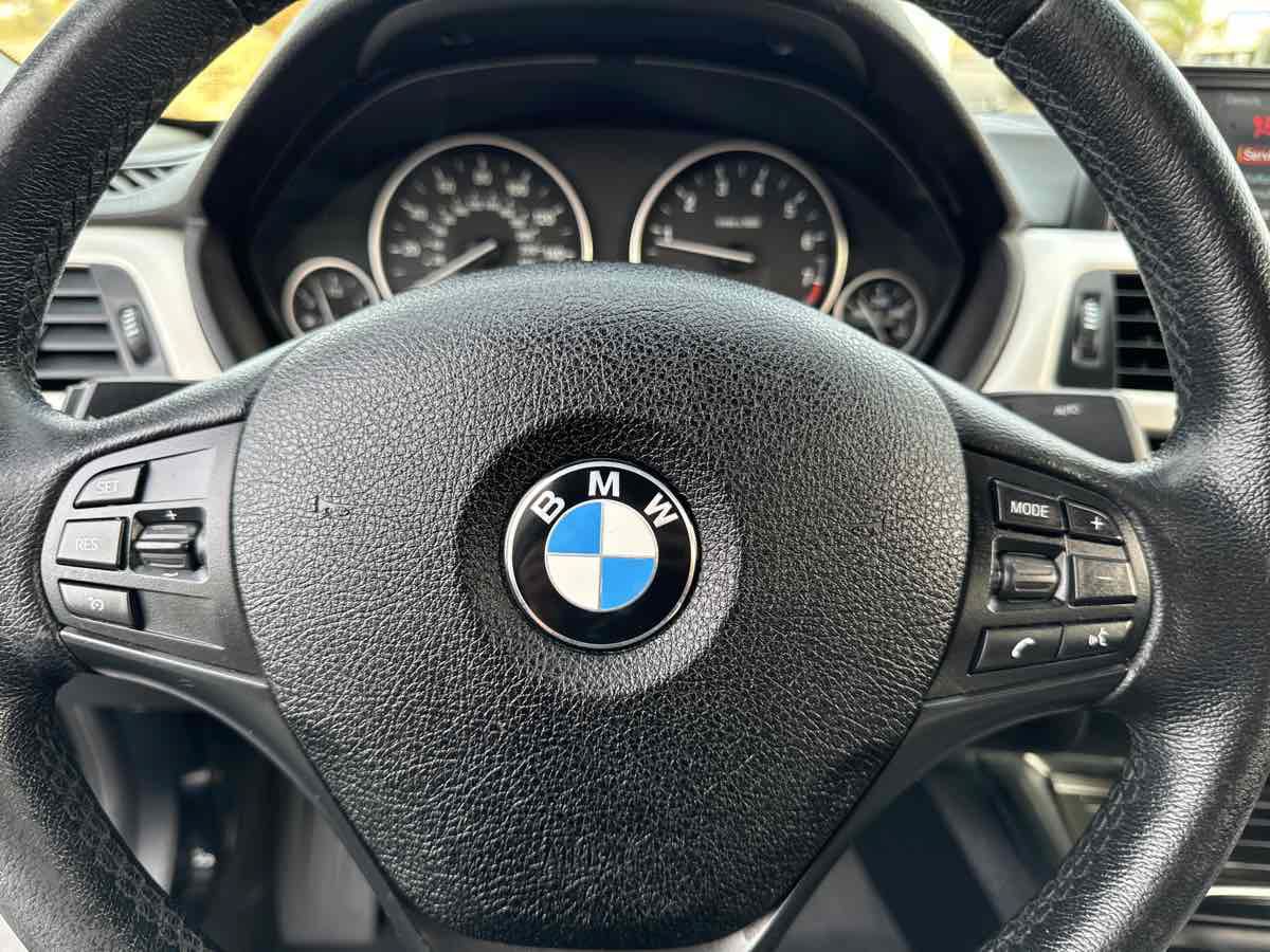 Used 2018 BMW 320i Sedan RWD image 27