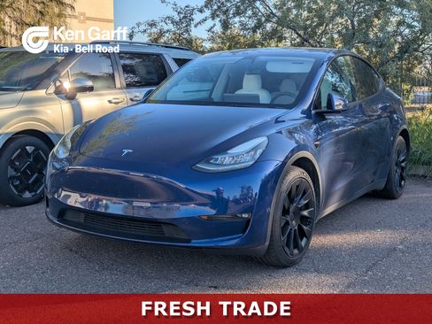 Used 2021 Tesla Model Y Long Range image 1