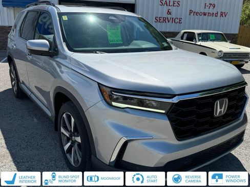 Used 2023 Honda Pilot Touring image 1