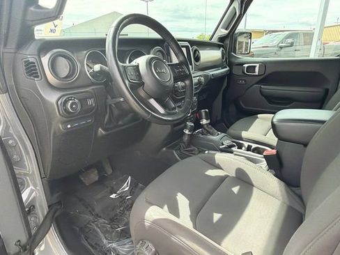Used 2023 Jeep Wrangler Unlimited w/ Cold Weather Group AWD/4WD image 19