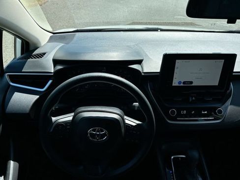 Used 2024 Toyota Corolla LE FWD image 10