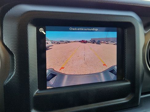 Used 2023 Jeep Gladiator Sport AWD/4WD image 13