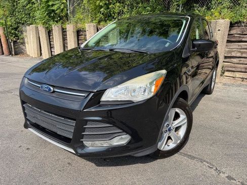 Used 2015 Ford Escape SE FWD image 1