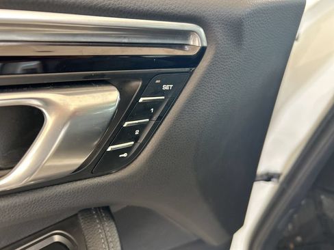 Used 2022 Porsche Macan AWD/4WD image 37