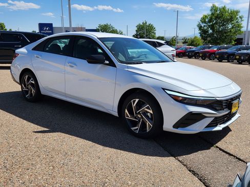 New 2025 Hyundai Elantra Sport image 4