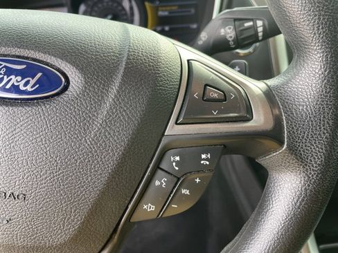 Used 2017 Ford Fusion SE w/ Fusion SE Technology Package image 29