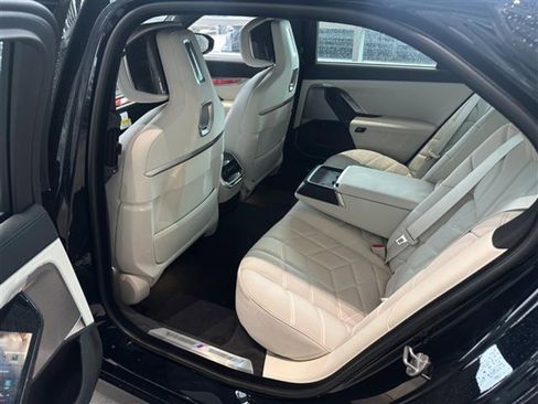 New 2025 BMW 760i xDrive w/ Executive Package image 14