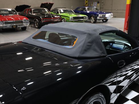 Used 2001 Chevrolet Corvette Convertible w/ Preferred Equipment Group2 RWD image 10