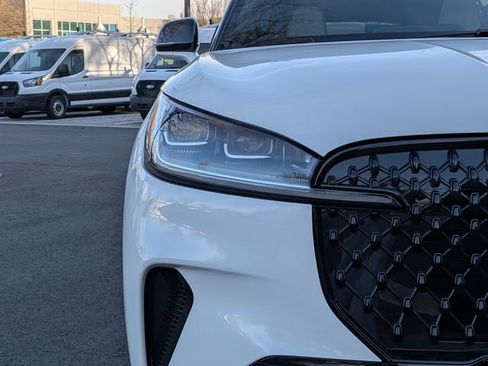 New 2026 Lincoln Aviator Black Label w/ Jet Appearance Package image 9