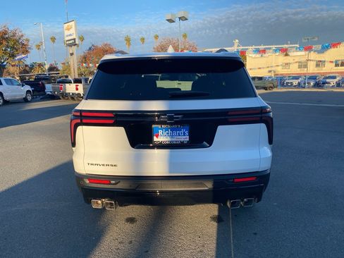 New 2026 Chevrolet Traverse LT w/ Midnight/Sport Edition image 12
