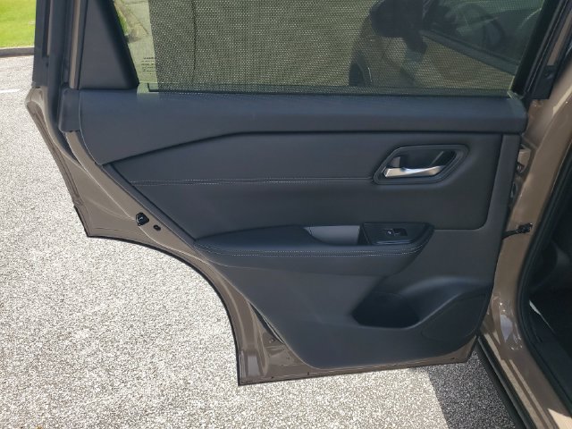 Certified 2025 Nissan Rogue SL w/ SL Premium Package FWD image 35