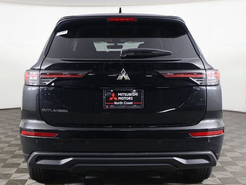 New 2026 Mitsubishi Outlander ES FWD image 11