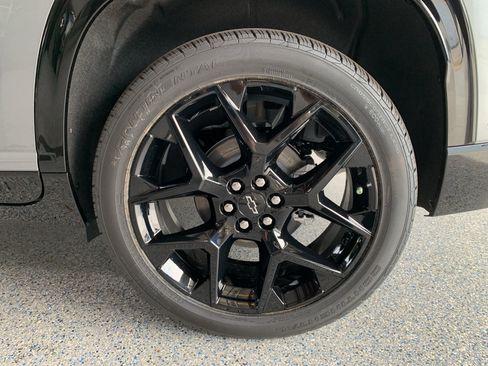 New 2026 Chevrolet Traverse RS w/ LPO, Floor Liner Package FWD image 35