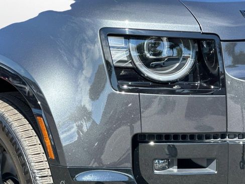 New 2026 Land Rover Defender 110 X-Dynamic SE AWD/4WD image 11