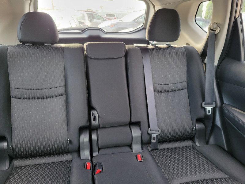 Used 2017 Nissan Rogue S FWD image 25