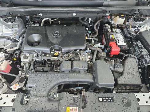 Used 2022 Toyota RAV4 XLE w/ Convenience Package FWD image 30