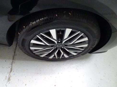 Used 2024 Nissan Altima 2.5 SV FWD image 27