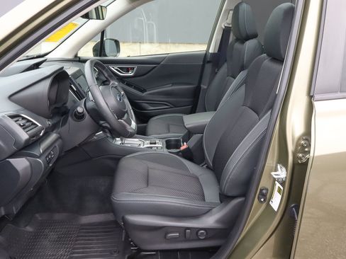 Used 2024 Subaru Forester Premium AWD/4WD image 7