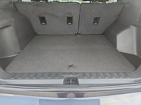 Used 2023 Chevrolet Equinox RS FWD image 22