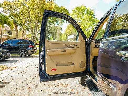 Used 2009 Cadillac Escalade AWD image 22