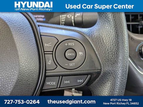 Used 2021 Toyota Corolla LE FWD image 28