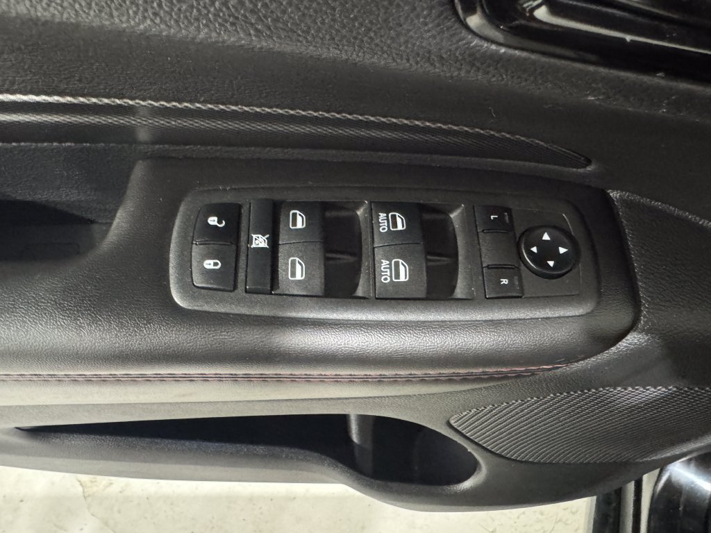 Used 2022 Dodge Durango R/T w/ Blacktop Package AWD/4WD image 17