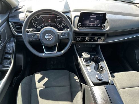 Used 2024 Nissan Rogue S AWD/4WD image 9