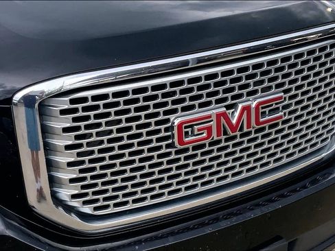 Used 2016 GMC Yukon XL Denali w/ Open Road Package AWD/4WD image 28