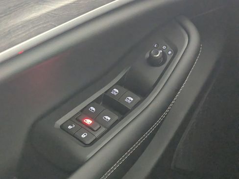New 2026 Jeep Grand Cherokee Altitude RWD image 19