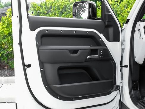New 2026 Land Rover Defender 110 X-Dynamic SE AWD/4WD image 48